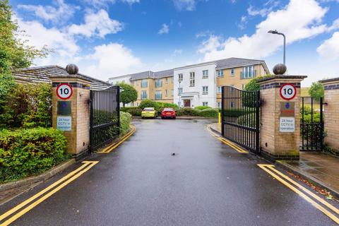 2 bedroom apartment for sale, Sovereign Heights, Langley SL3