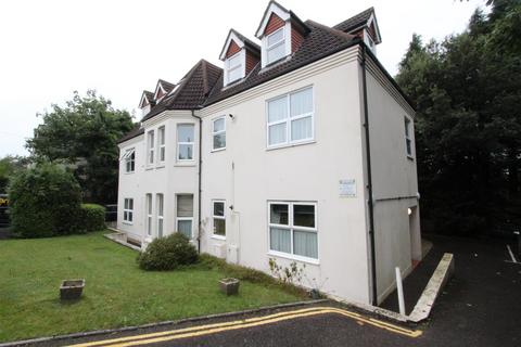 2 bedroom flat to rent, Snowdon Road, Bournemouth