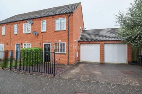 2 bedroom end of terrace house to rent, Columbine Road, Ely