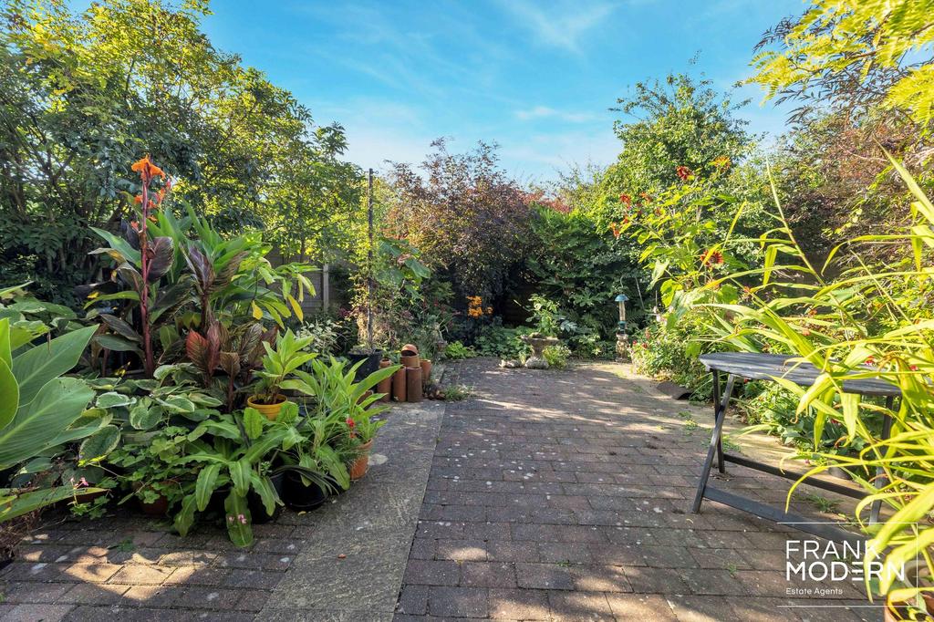 Courtyard Garden