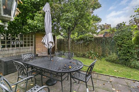 3 bedroom semi-detached house for sale, Church Street, Staines-upon-Thames, Surrey, TW18