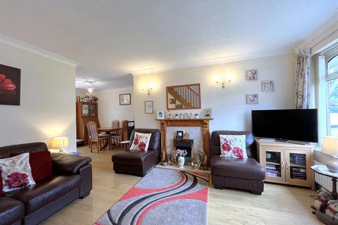 4 Crane Close, Warwick, CV34 5HB