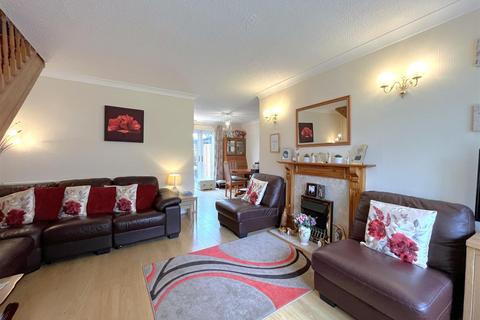 4 Crane Close, Warwick, CV34 5HB