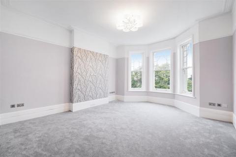 3 bedroom apartment to rent, Gondar Gardens, West Hampstead