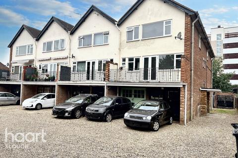 3 bedroom duplex for sale, Yew Tree Road, Slough