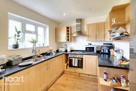 3 bedroom terraced house for sale, Petersham Drive, Orpington