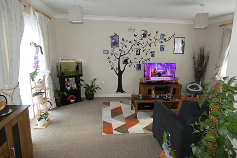 3 bedroom end of terrace house for sale, Buckenham Way, Thetford, IP24 1ES