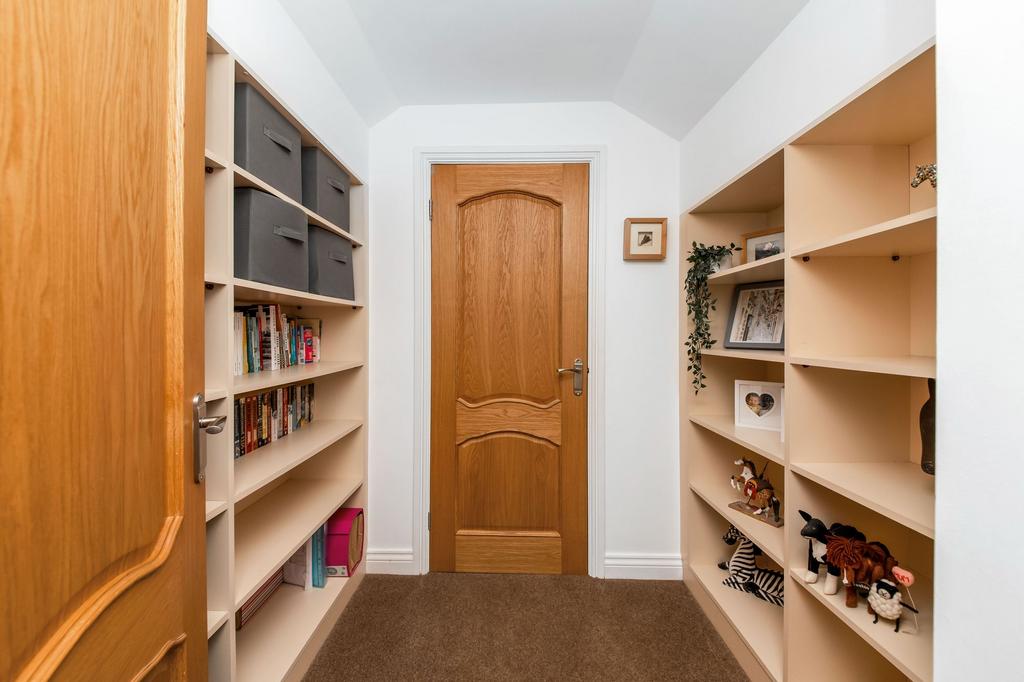 First floor interconnecting hall