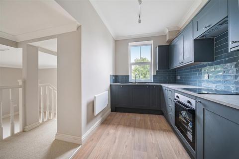 2 bedroom apartment for sale, 14 Woodfield House, Chichester