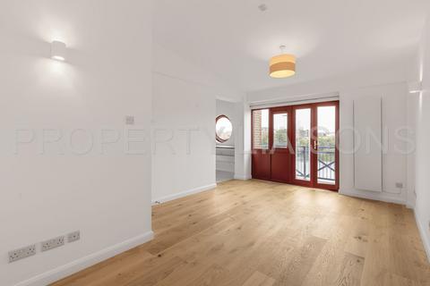 undefined, Newlands Quay, Wapping, E1W