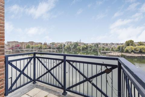 undefined, Newlands Quay, Wapping, E1W