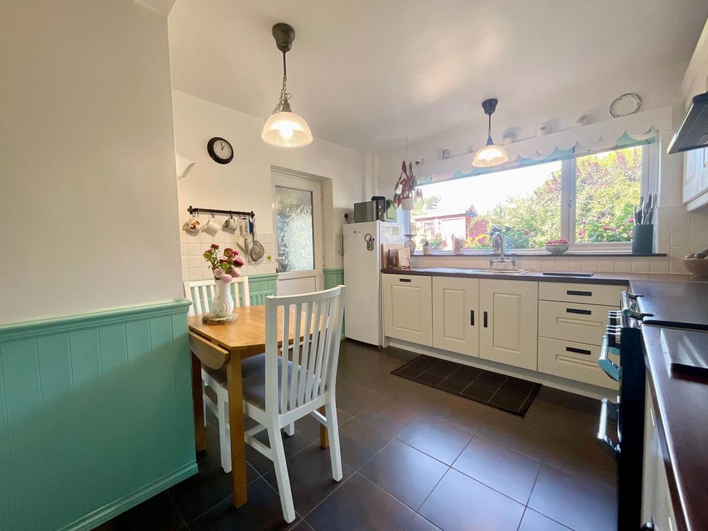 Meadow Way, Stone, ST15 3 bed semidetached house for sale £269,950