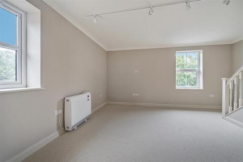 2 bedroom apartment for sale, 18 Woodfield House, Chichester