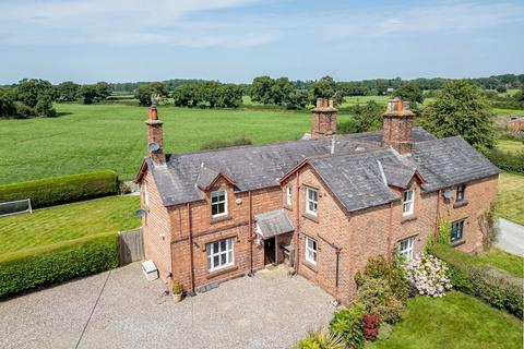 Alpha Cottage Wrexham Road, Pulford, Chester, CH4 9DG