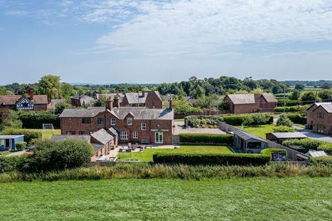 Alpha Cottage Wrexham Road, Pulford, Chester, CH4 9DG