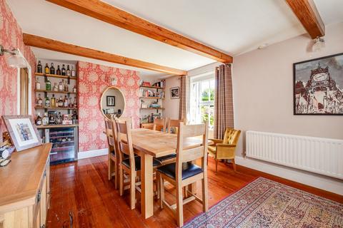 Alpha Cottage Wrexham Road, Pulford, Chester, CH4 9DG