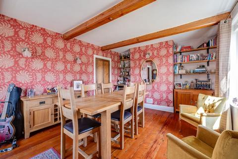 Alpha Cottage Wrexham Road, Pulford, Chester, CH4 9DG