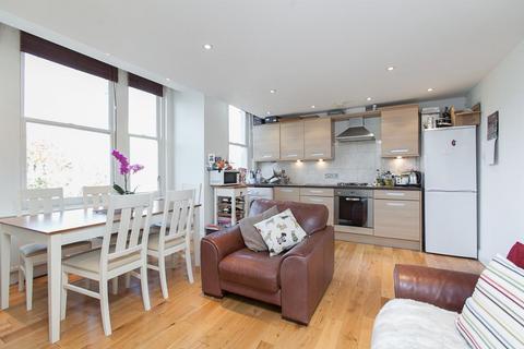 2 bedroom flat to rent, Helix Road, SW2