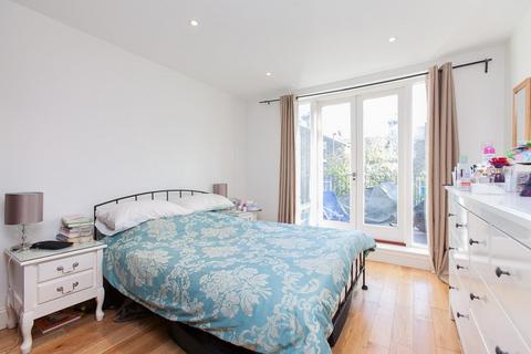 2 bedroom flat to rent, Helix Road, SW2