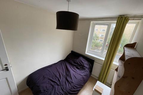 House share to rent, Hayward Gardens, London