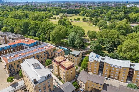 3 bedroom penthouse to rent, 7 Gunmakers Lane, London