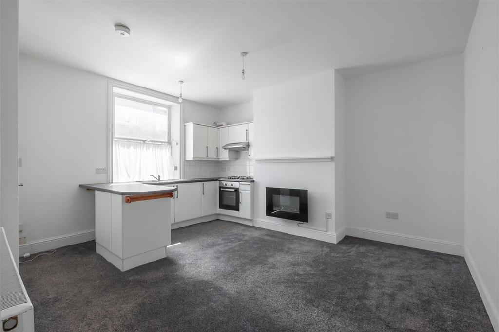 Living / Kitchen