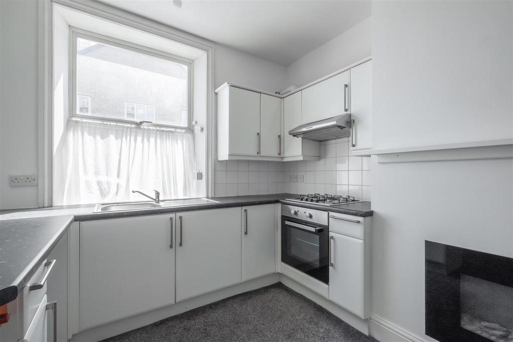 Living / Kitchen