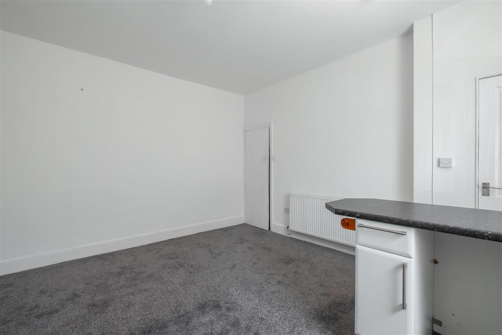 Living / Kitchen