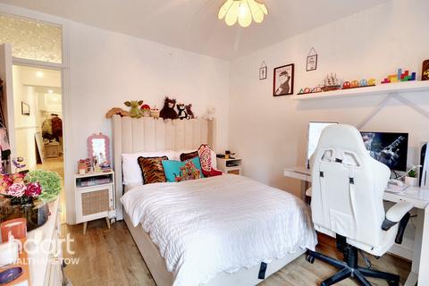 2 bedroom maisonette for sale, Wetherden Street, London