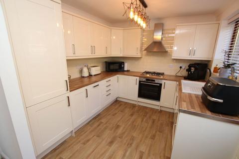 136b Cemetery Road, Hemingfield, Barnsley, S73 0QN