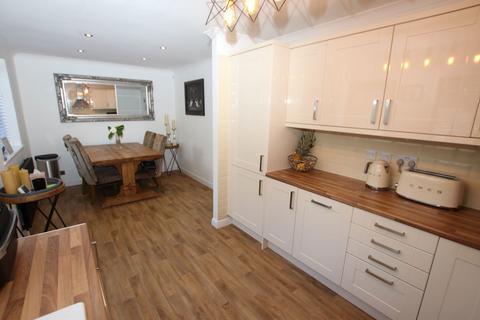 136b Cemetery Road, Hemingfield, Barnsley, S73 0QN