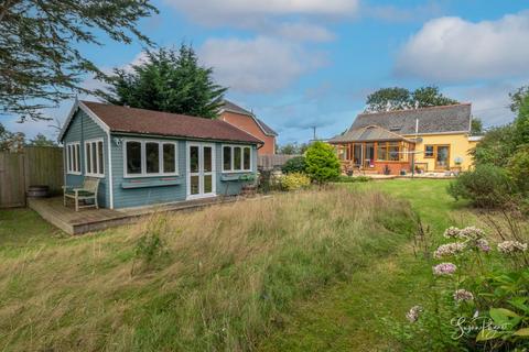 3 bedroom detached bungalow for sale, Lushington Hill, Wootton Bridge