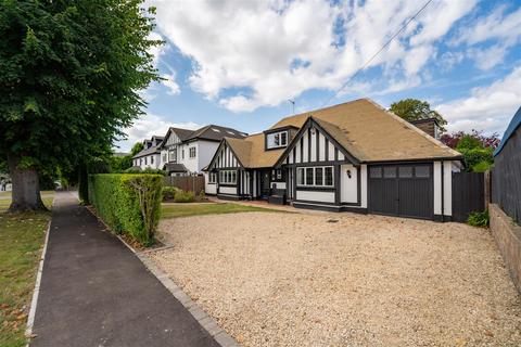 4 bedroom detached house for sale, Wellesley Avenue, Iver SL0