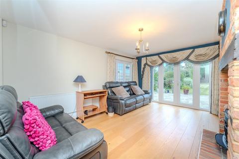 4 bedroom detached house for sale, Wellesley Avenue, Iver SL0