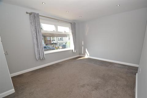 3 bedroom townhouse for sale, Hazelhurst Grove, Queensbury