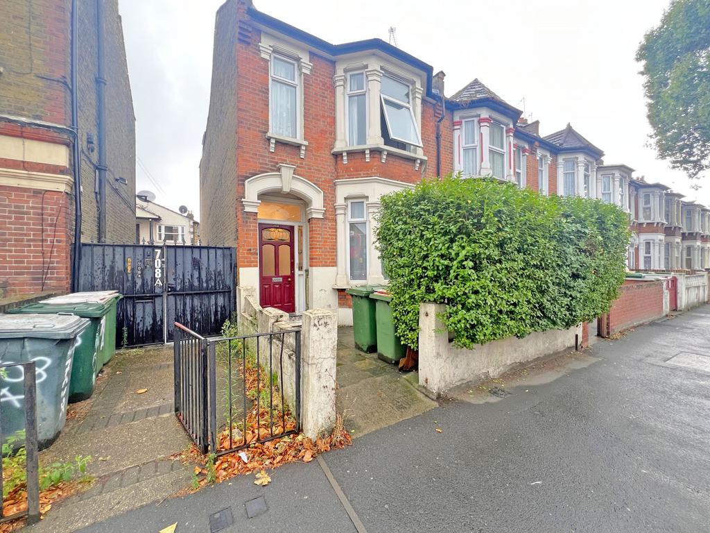 Barking Road, London, E13 3 bed terraced house for sale £550,000