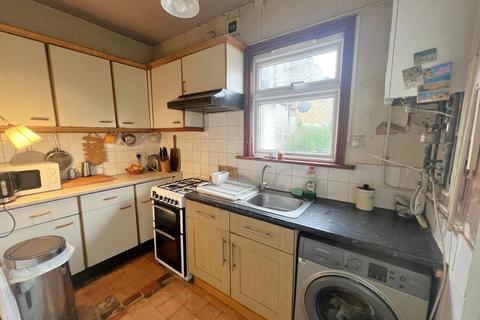 706 Barking Road, Plaistow, London, E13 9JZ
