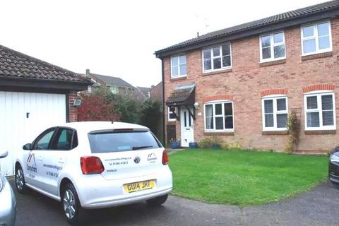 3 bedroom semi-detached house to rent, The Wickets, Burgess Hill, West Sussex, RH15 8TG