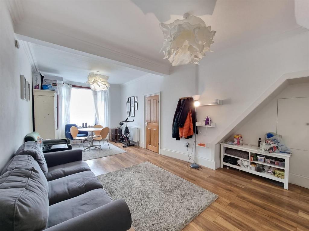 Westwood Road, Ilford 5 bed house for sale £600,000
