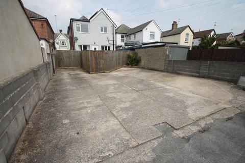 1 bedroom ground floor flat to rent, Bournemouth Road Poole BH14 9HY