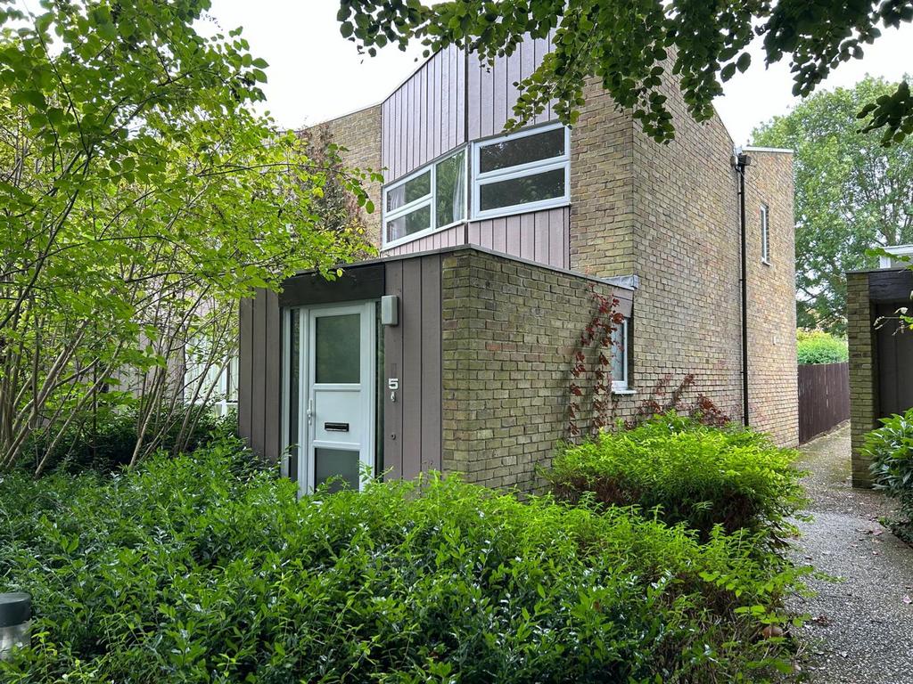 Lambardes, New Ash Green, DA3 3 bed semidetached house to rent £1,995 pcm (£460 pw)