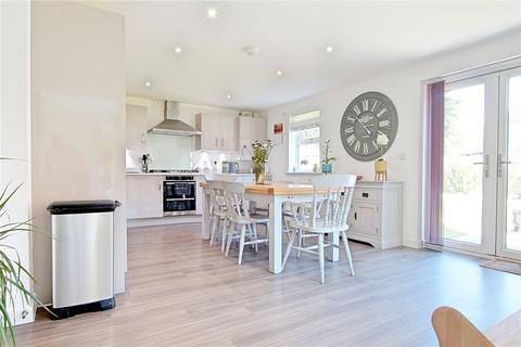 1 Alexander Avenue, Angmering, Littlehampton, BN16 4PQ