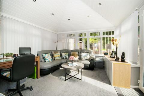 45 Halsall Close, Bury, BL9 6HN