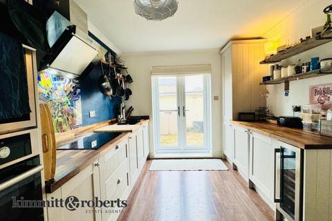 25 Blackdown Close, Peterlee, SR8 2JW