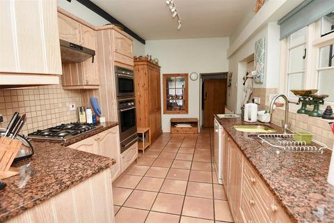 4 bedroom cottage for sale, Church Lane, Sturminster Newton