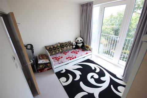 2 bedroom property to rent, Hawfinch House, Moorhen Drive