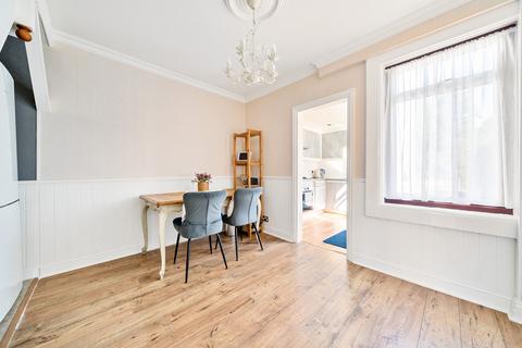 8 Common Lane, New Haw, Addlestone, KT15 3LH