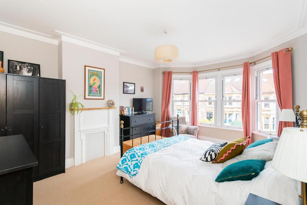 4 CLR0 KE - Bedroom H.jpg