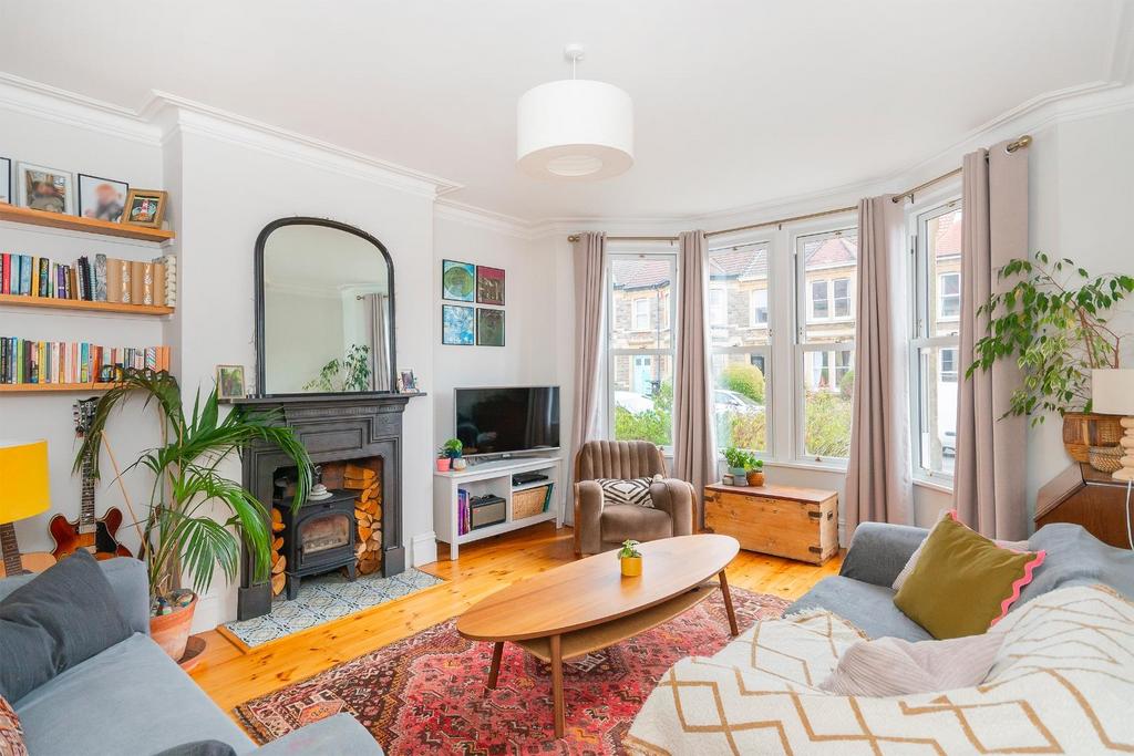 4 CLR0 KE - Living Room D.jpg