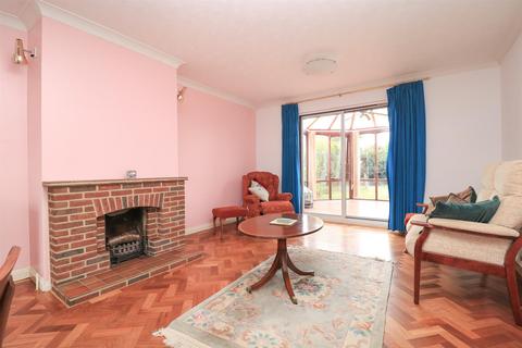 11 Armonde Close, Boreham, Chelmsford, CM3 3GA